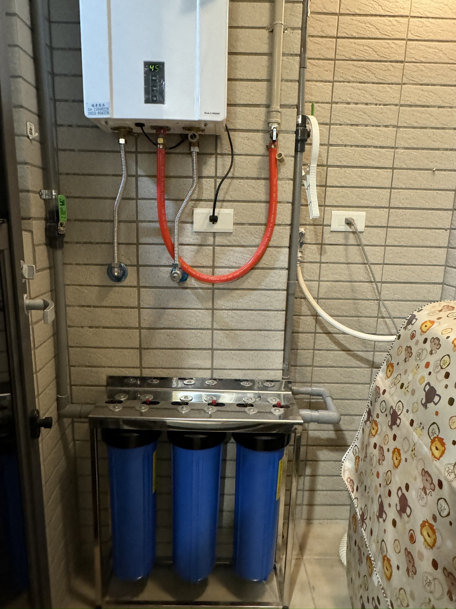 台中嶺東新大樓，剛交屋半年安裝全戶過濾器，延長廚下淨水器濾心更換時間-禾迪宣 Hedixuan｜廚下淨水器推薦，RO淨水設備，餐飲淨水，全戶淨水，淨水器推薦品牌，台中・新竹・新北・台南，專注廚下生飲與客製化淨水，打造安心飲水生活